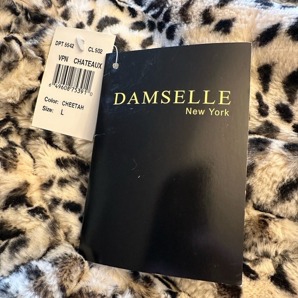 Damselle New York Faux Fur Cheetah Print Jacket - Picture 13 of 16